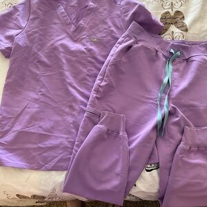 Figs Lavender V-Neck Scrub Set